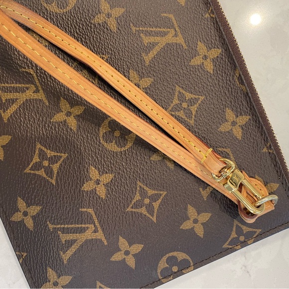Louis Vuitton Wristlet Like NEW - Picture 7 of 14